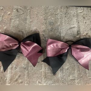 Two Cheer Bows